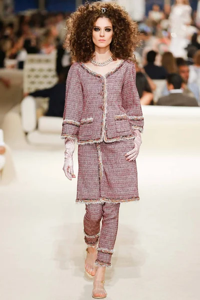 Look 17